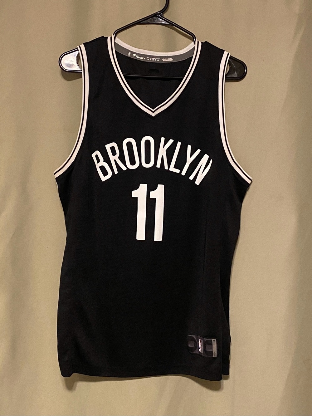 Brooklyn Nets #11 Jersey Men’s Medium Fanatics Black Kyrie Irving NBA Sports